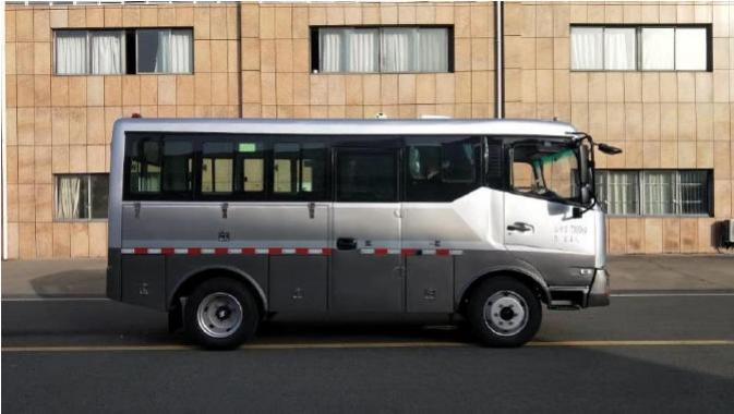 東風(fēng)四驅(qū)森林越野運兵車